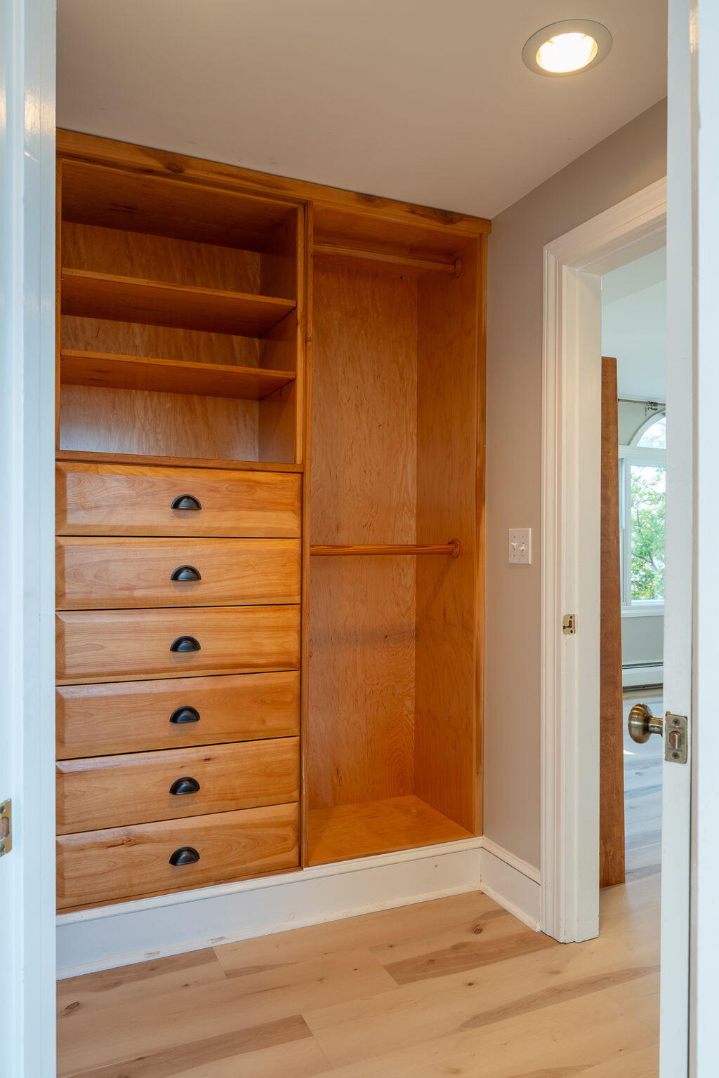 Cumberland, Maine, 04110, United States, 5 Bedrooms Bedrooms, ,3 BathroomsBathrooms,Residential,Active,1989779