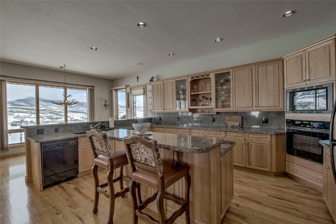 Silverthorne, Colorado, 80498, United States, 4 Bedrooms Bedrooms, ,3 BathroomsBathrooms,Residential,Active,1734933