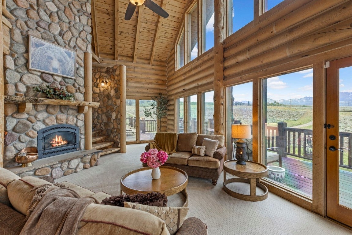 Silverthorne, Colorado, 80498, United States, 6 Bedrooms Bedrooms, ,6 BathroomsBathrooms,Residential,Active,1702665
