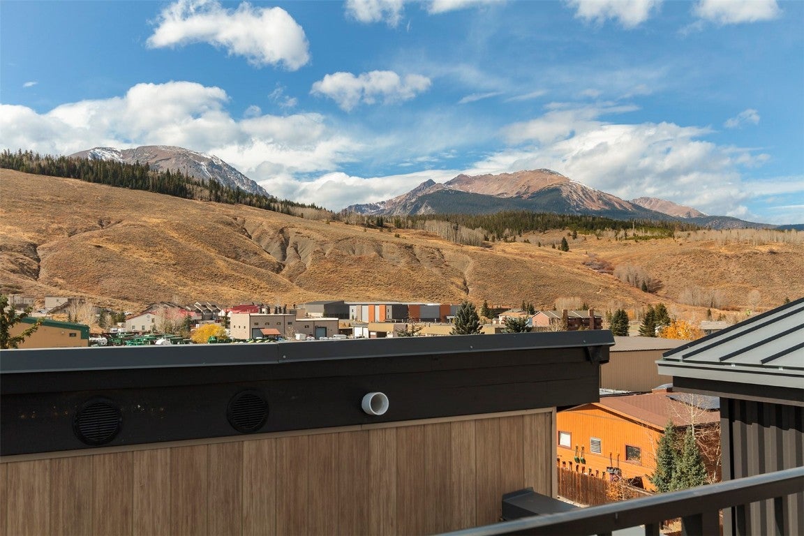 Silverthorne, Colorado, 80498, United States, 3 Bedrooms Bedrooms, ,4 BathroomsBathrooms,Residential,Active,1920266