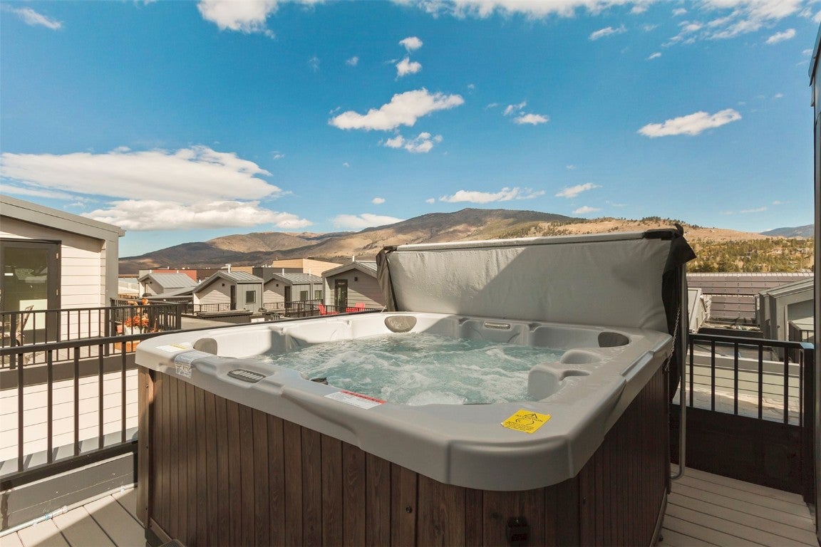 Silverthorne, Colorado, 80498, United States, 3 Bedrooms Bedrooms, ,4 BathroomsBathrooms,Residential,Active,1920266