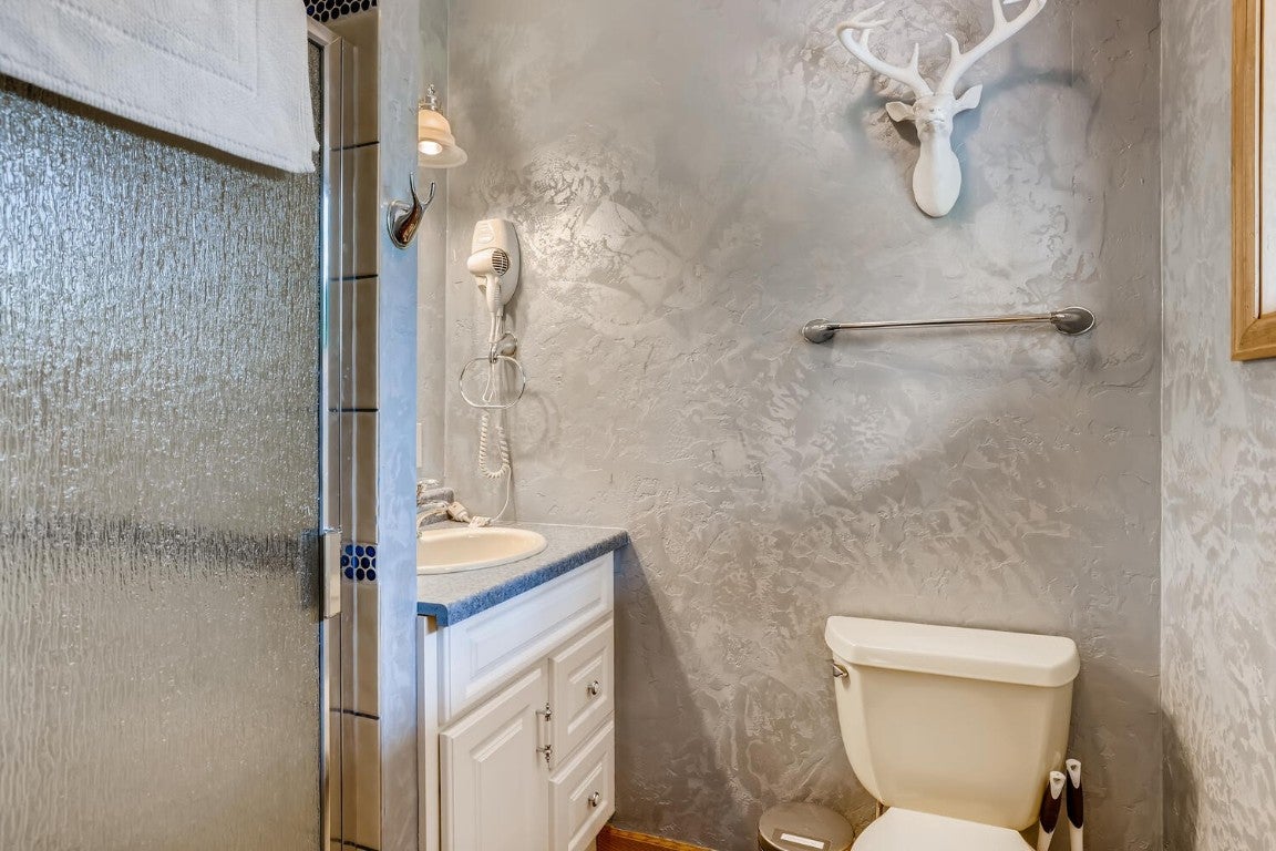 Frisco, Colorado, 80443, United States, 4 Bedrooms Bedrooms, ,6 BathroomsBathrooms,Residential,Active,2006819