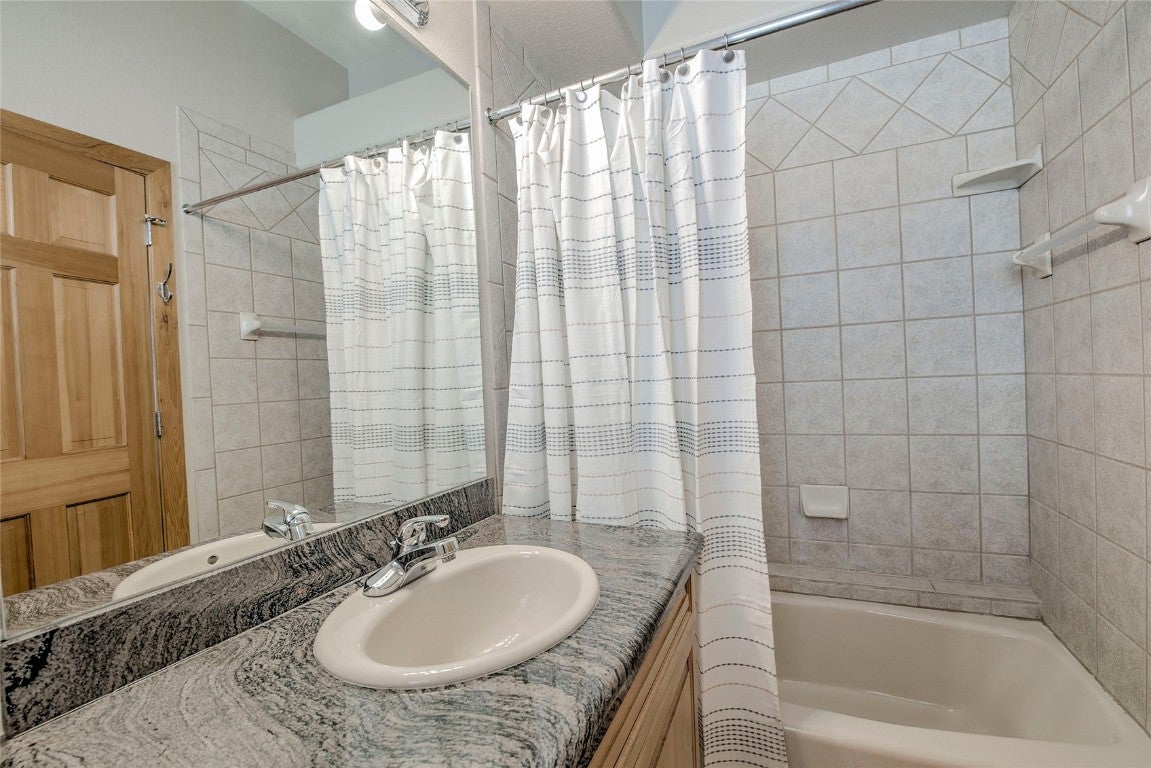 Silverthorne, Colorado, 80498, United States, 4 Bedrooms Bedrooms, ,3 BathroomsBathrooms,Residential,Active,1734933