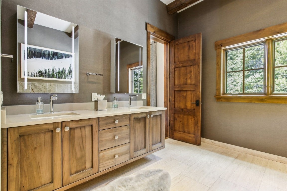 Breckenridge, Colorado, 80424, United States, ,5 BathroomsBathrooms,Residential,Active,1738241