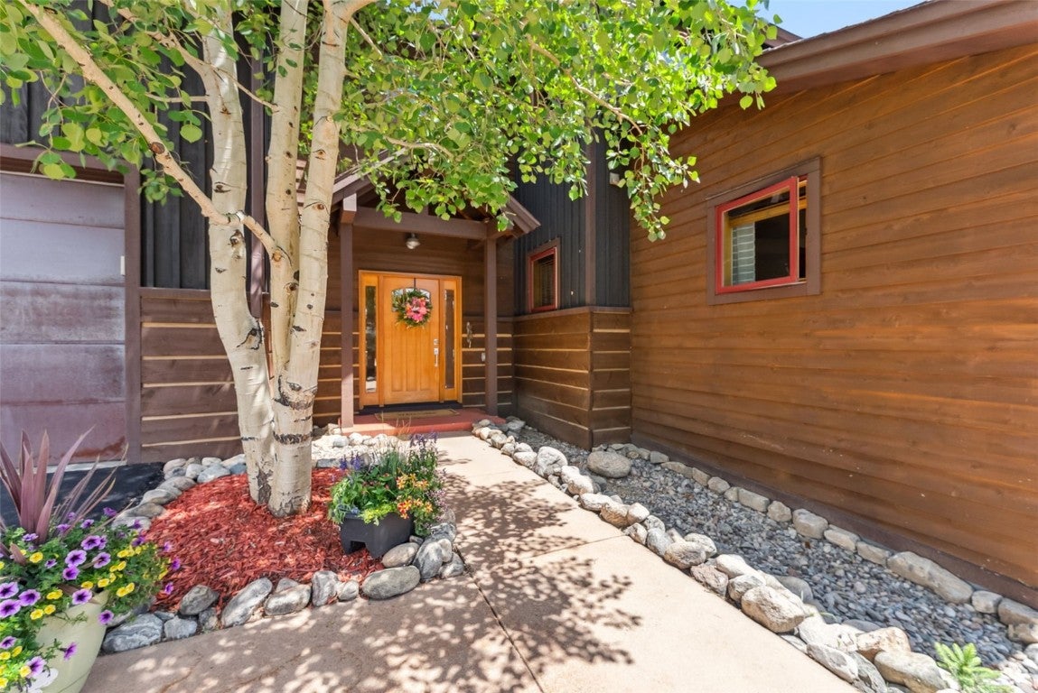 Dillon, Colorado, 80435, United States, 4 Bedrooms Bedrooms, ,3 BathroomsBathrooms,Residential,Active,1886797