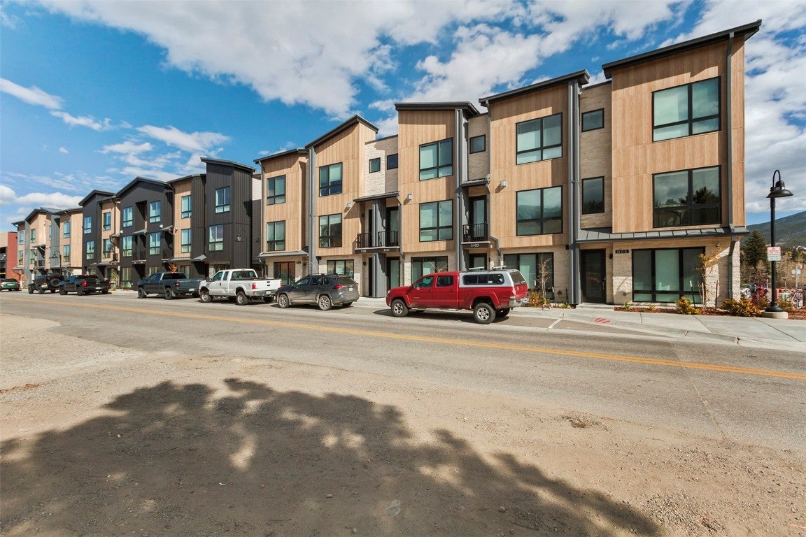 Silverthorne, Colorado, 80498, United States, 3 Bedrooms Bedrooms, ,4 BathroomsBathrooms,Residential,Active,1920266
