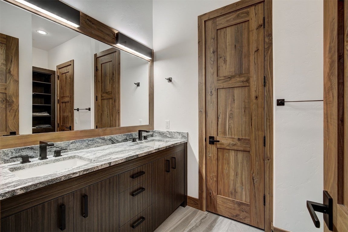 Silverthorne, Colorado, 80498, United States, ,7 BathroomsBathrooms,Residential,Active,1756445