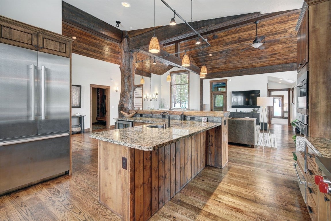 Breckenridge, Colorado, 80424, United States, 4 Bedrooms Bedrooms, ,5 BathroomsBathrooms,Residential,Active,2007239