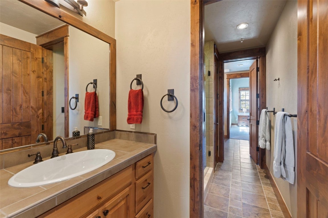 Silverthorne, Colorado, 80498, United States, 4 Bedrooms Bedrooms, ,4 BathroomsBathrooms,Residential,Active,1798243