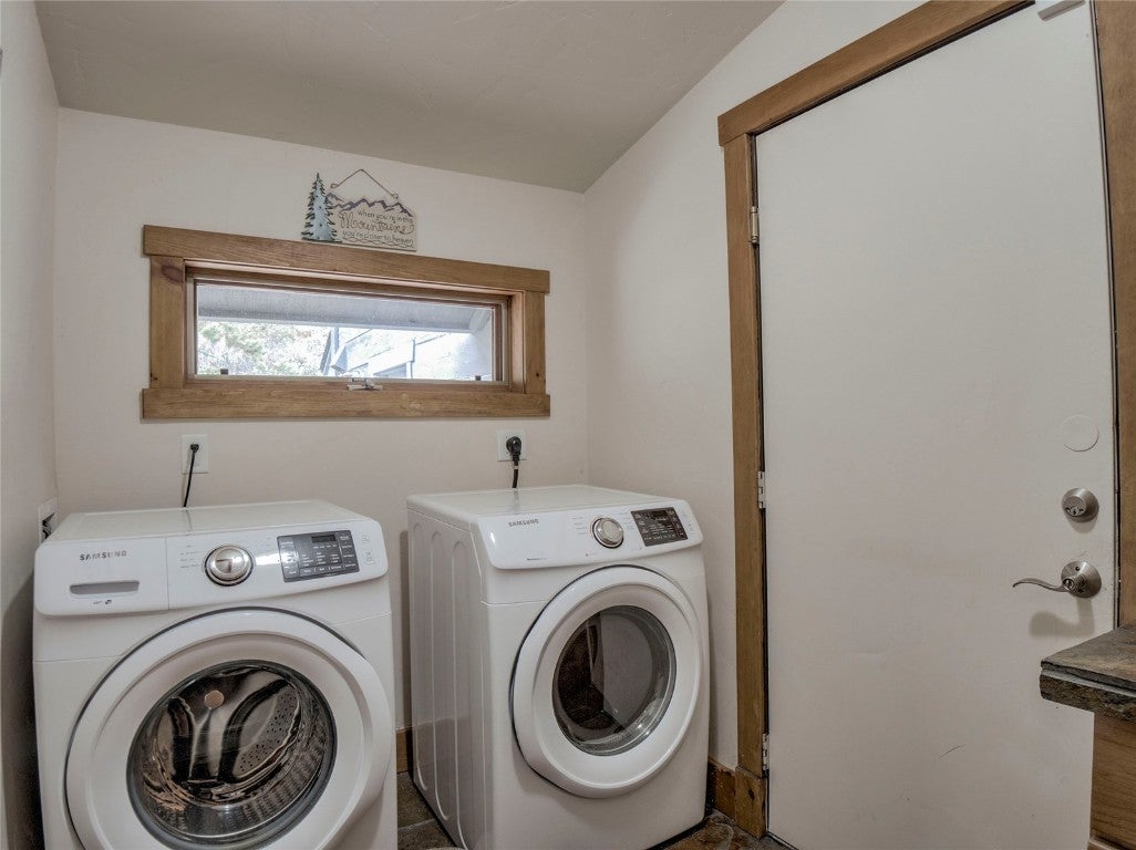 Silverthorne, Colorado, 80498, United States, 5 Bedrooms Bedrooms, ,4 BathroomsBathrooms,Residential,Active,1969634