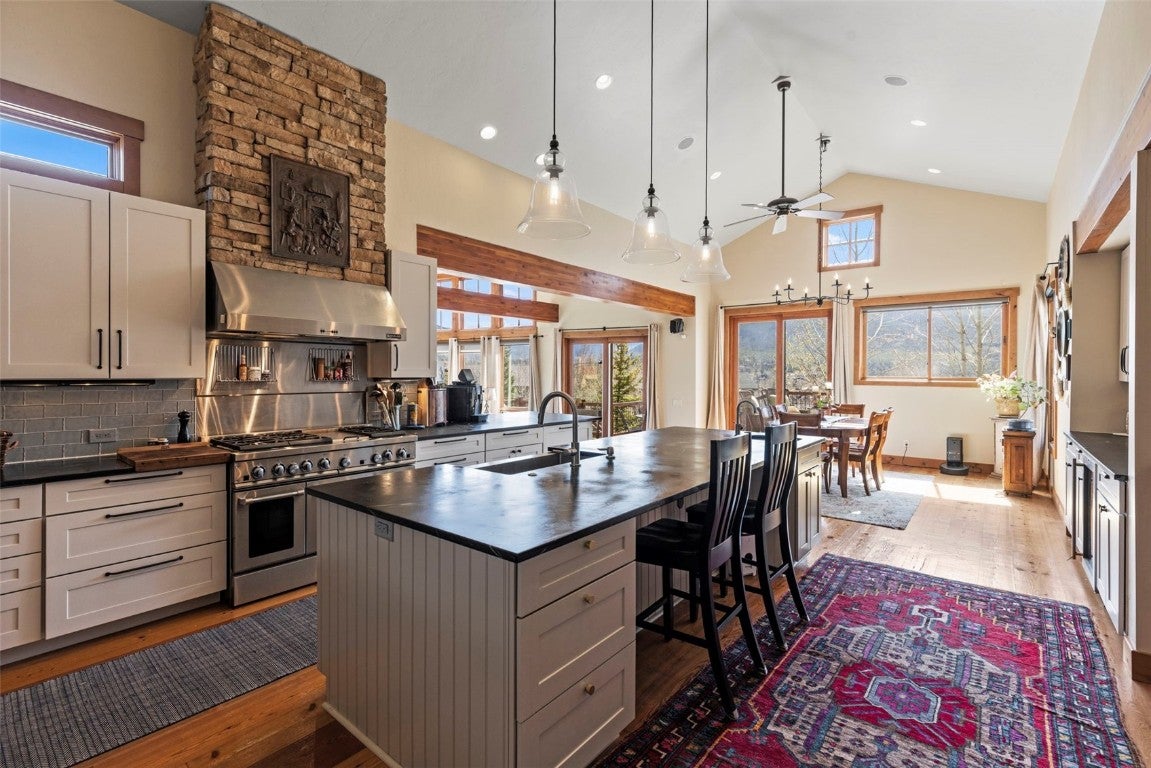 Dillon, Colorado, 80435, United States, 4 Bedrooms Bedrooms, ,5 BathroomsBathrooms,Residential,Active,1825073