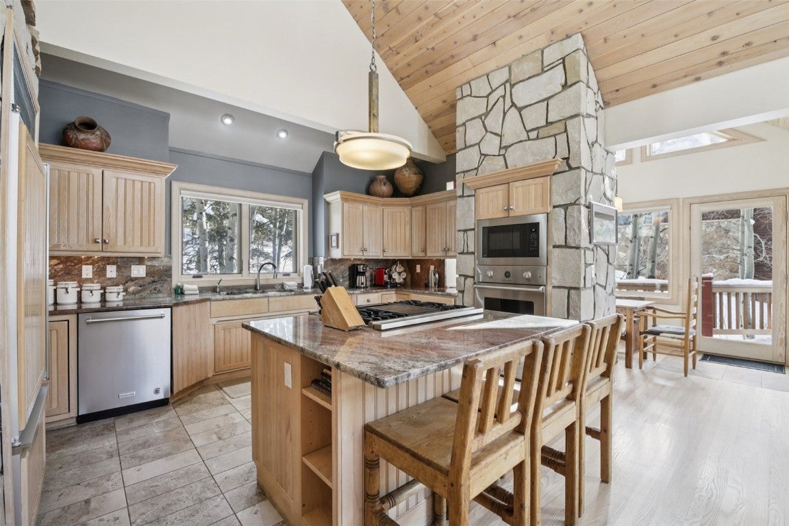 Breckenridge, Colorado, 80424, United States, 5 Bedrooms Bedrooms, ,6 BathroomsBathrooms,Residential,Active,2007248