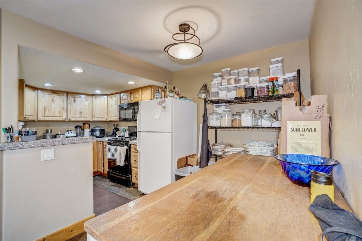 Dillon, Colorado, 80435, United States, 6 Bedrooms Bedrooms, ,6 BathroomsBathrooms,Residential,Active,2007105