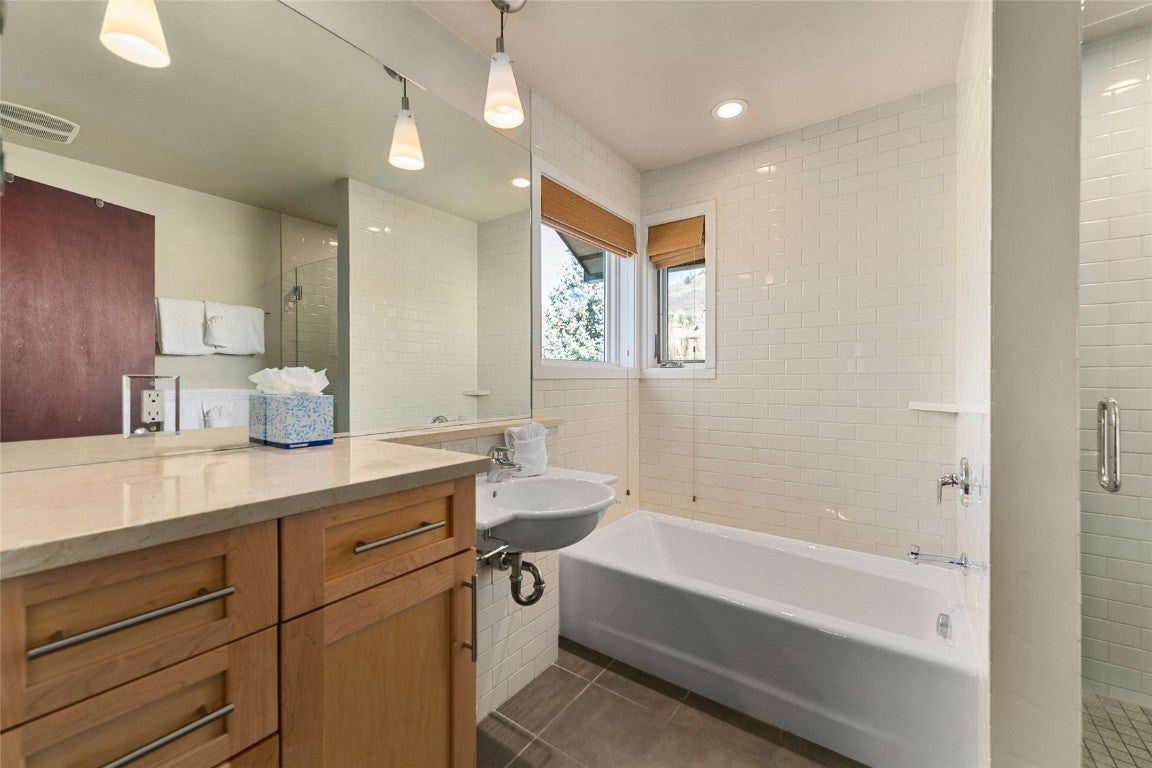 Steamboat Springs, Colorado, 80487, United States, 4 Bedrooms Bedrooms, ,4 BathroomsBathrooms,Residential,Active,1986903