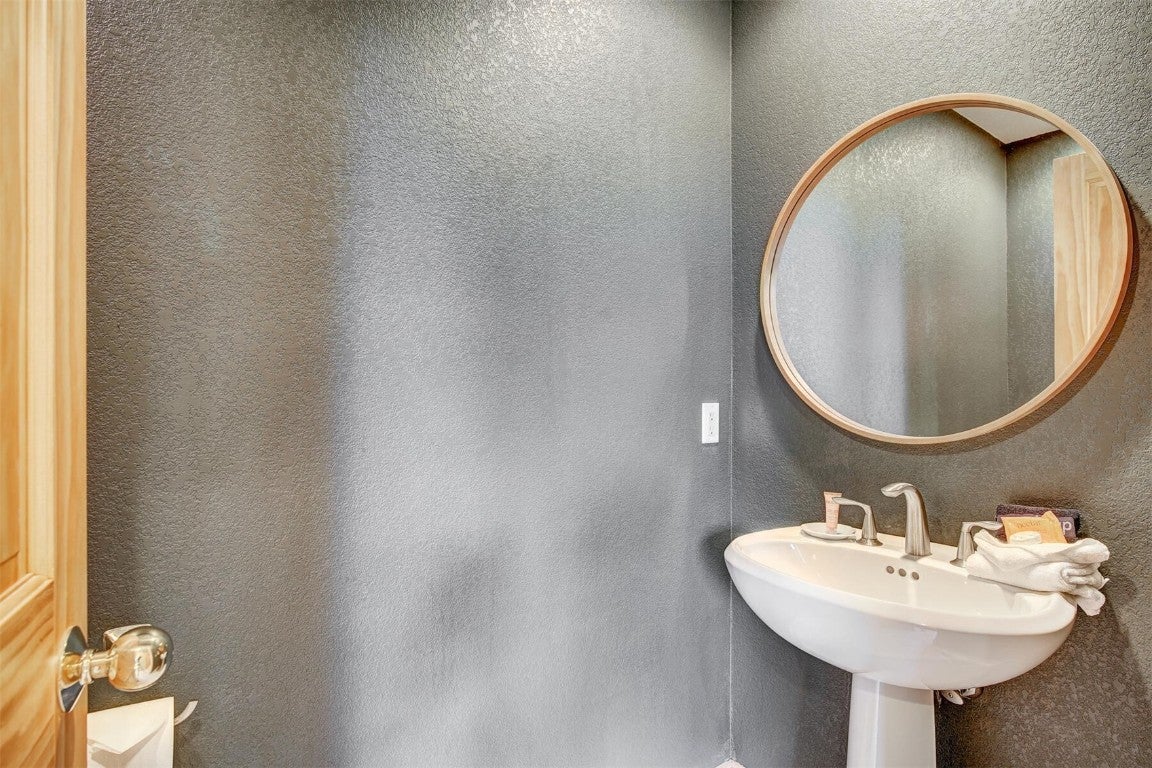 Blue River, Colorado, 80424, United States, 4 Bedrooms Bedrooms, ,6 BathroomsBathrooms,Residential,Active,1953666