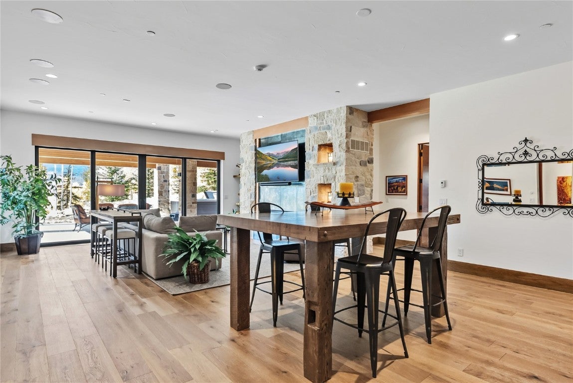 Silverthorne, Colorado, 80498, United States, 5 Bedrooms Bedrooms, ,7 BathroomsBathrooms,Residential,Active,1965822