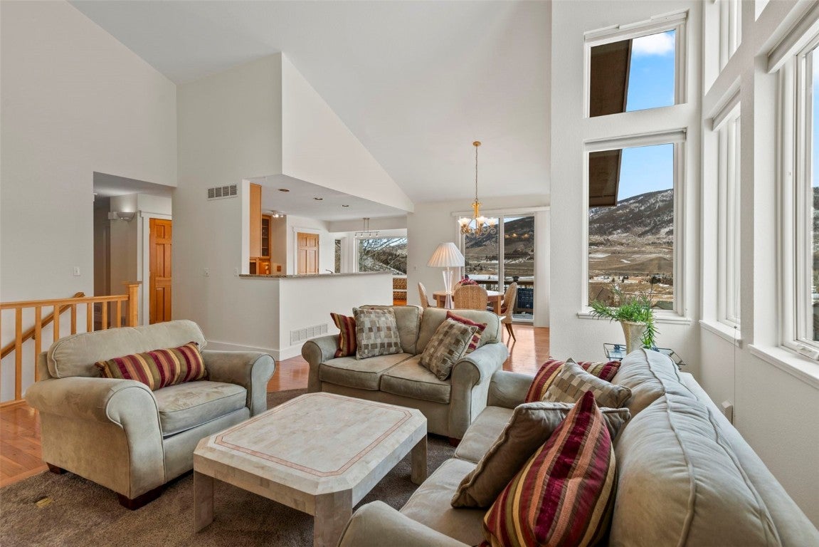 Dillon, Colorado, 80435, United States, 4 Bedrooms Bedrooms, ,4 BathroomsBathrooms,Residential,Active,2007282