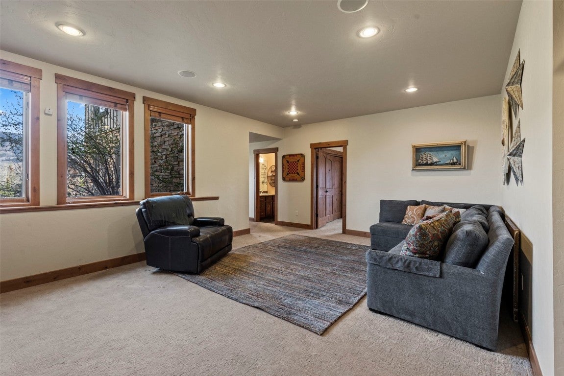 Dillon, Colorado, 80435, United States, 4 Bedrooms Bedrooms, ,5 BathroomsBathrooms,Residential,Active,1825073