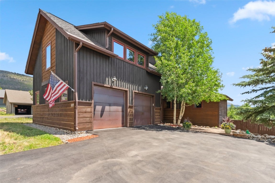 Dillon, Colorado, 80435, United States, 4 Bedrooms Bedrooms, ,3 BathroomsBathrooms,Residential,Active,1886797 Dillon, Colorado, 80435, United States, 4 Bedrooms Bedrooms, ,3 BathroomsBathrooms,Residential,Active,1886797