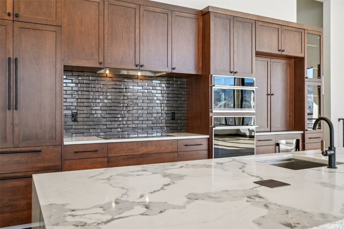 Silverthorne, Colorado, 80498, United States, 5 Bedrooms Bedrooms, ,6 BathroomsBathrooms,Residential,Active,2012660