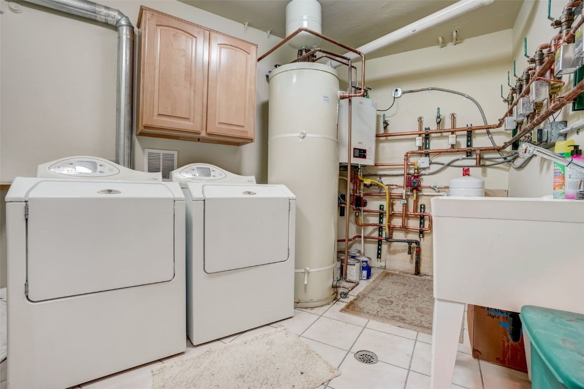 Dillon, Colorado, 80435, United States, 6 Bedrooms Bedrooms, ,6 BathroomsBathrooms,Residential,Active,2007105