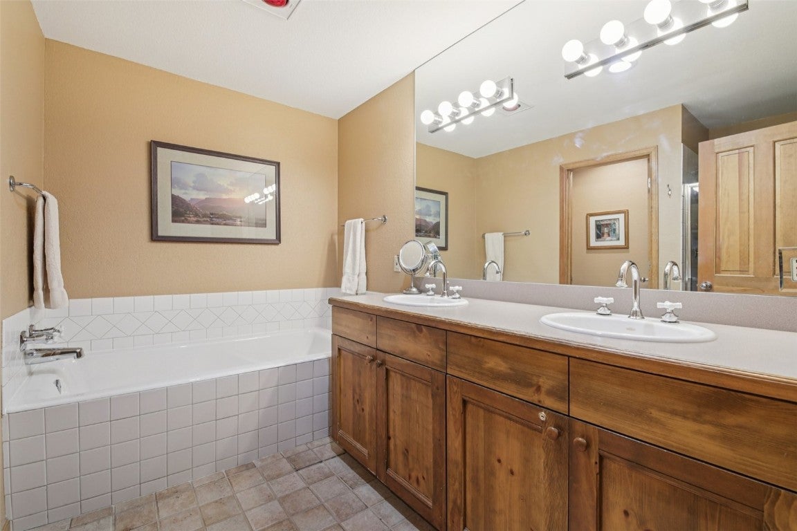 Breckenridge, Colorado, 80424, United States, 3 Bedrooms Bedrooms, ,3 BathroomsBathrooms,Residential,Active,1929477