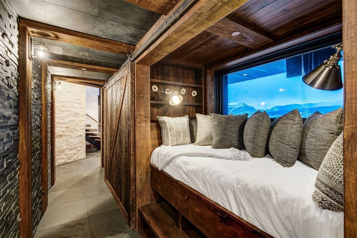 Silverthorne, Colorado, 80498, United States, ,7 BathroomsBathrooms,Residential,Active,1756445