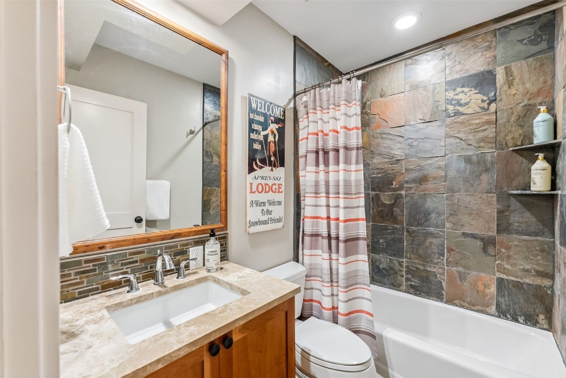 Dillon, Colorado, 80435, United States, 4 Bedrooms Bedrooms, ,3 BathroomsBathrooms,Residential,Active,1886797