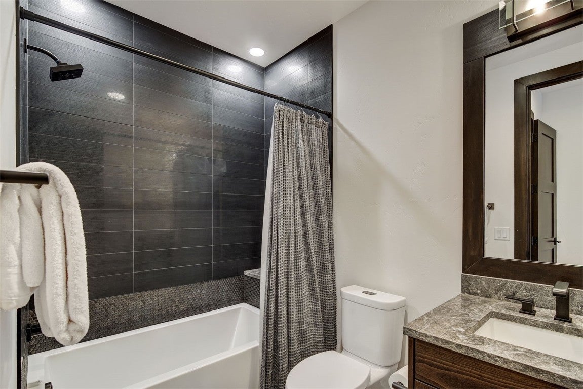 Silverthorne, Colorado, 80498, United States, ,7 BathroomsBathrooms,Residential,Active,1756445