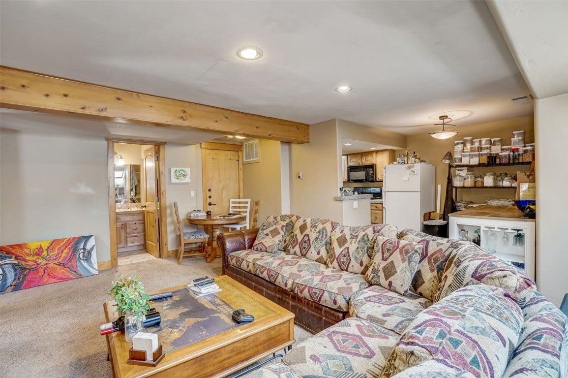 Dillon, Colorado, 80435, United States, 6 Bedrooms Bedrooms, ,6 BathroomsBathrooms,Residential,Active,2007105