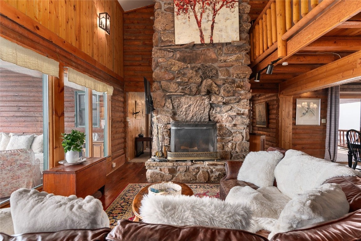 Steamboat Springs, Colorado, 80487, United States, 5 Bedrooms Bedrooms, ,4 BathroomsBathrooms,Residential,Active,1876872