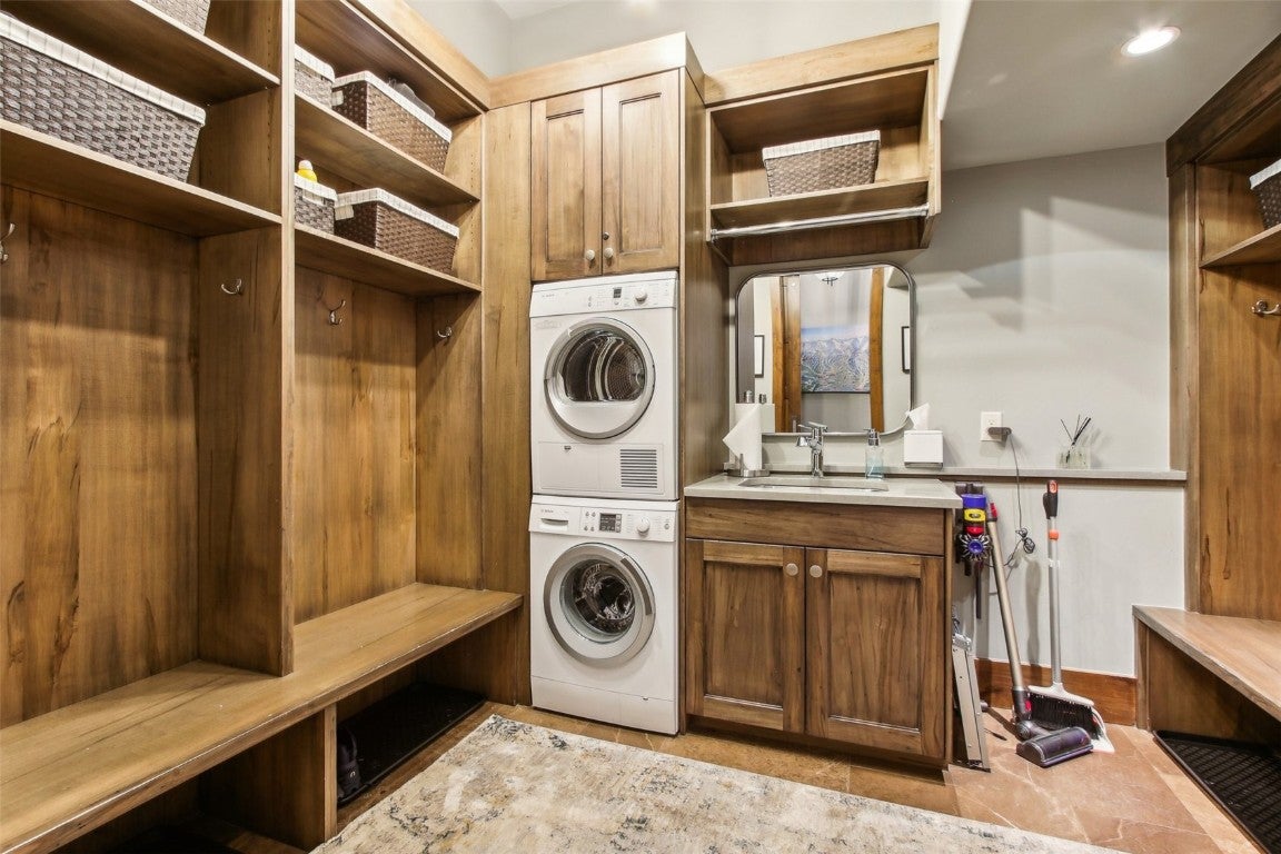 Breckenridge, Colorado, 80424, United States, ,5 BathroomsBathrooms,Residential,Active,1738241