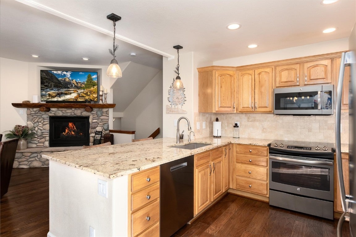 Dillon, Colorado, 80435, United States, 2 Bedrooms Bedrooms, ,3 BathroomsBathrooms,Residential,Active,1703841