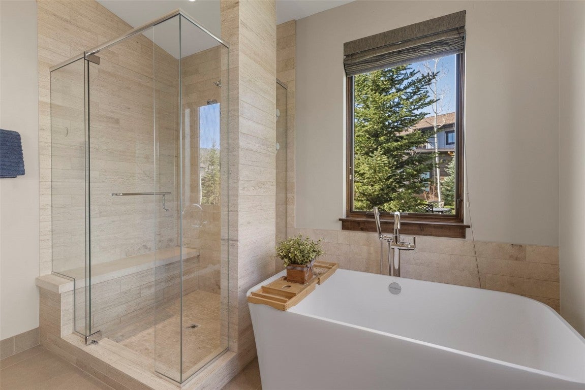 Breckenridge, Colorado, 80424, United States, 3 Bedrooms Bedrooms, ,4 BathroomsBathrooms,Residential,Active,1824916