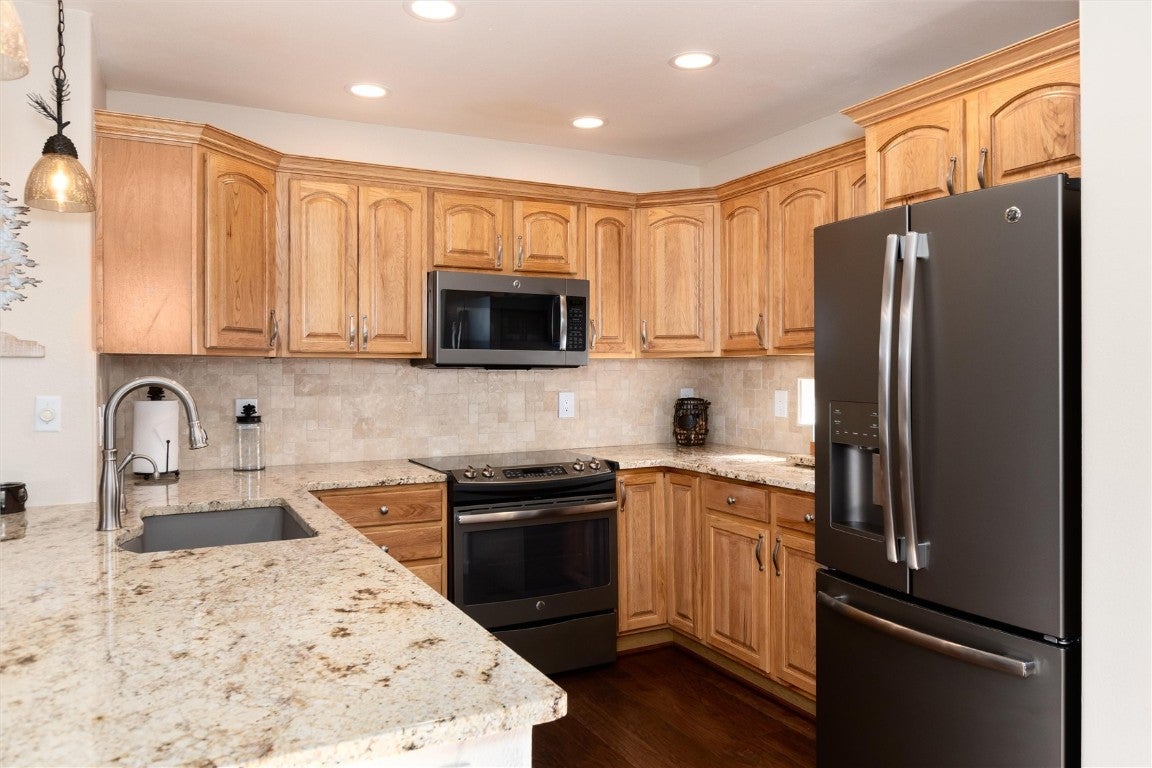 Dillon, Colorado, 80435, United States, 2 Bedrooms Bedrooms, ,3 BathroomsBathrooms,Residential,Active,1703841