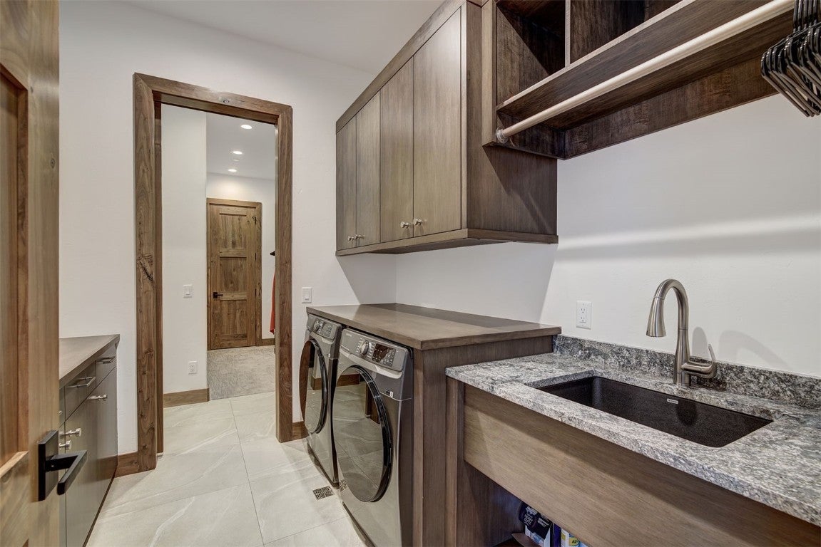 Silverthorne, Colorado, 80498, United States, ,7 BathroomsBathrooms,Residential,Active,1756445