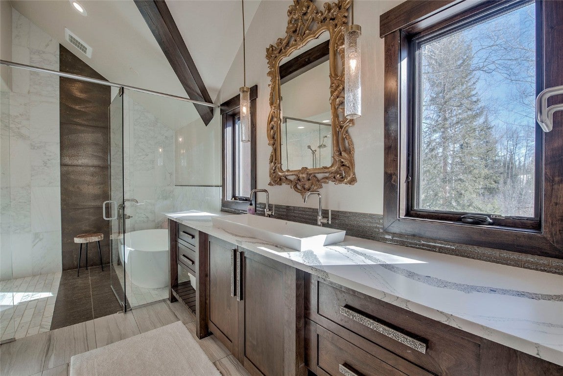 Silverthorne, Colorado, 80498, United States, 3 Bedrooms Bedrooms, ,4 BathroomsBathrooms,Residential,Active,2012473