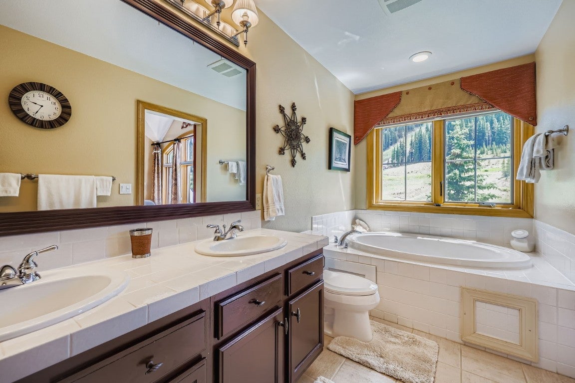 Copper Mountain, Colorado, 80443, United States, 3 Bedrooms Bedrooms, ,4 BathroomsBathrooms,Residential,Active,1912807