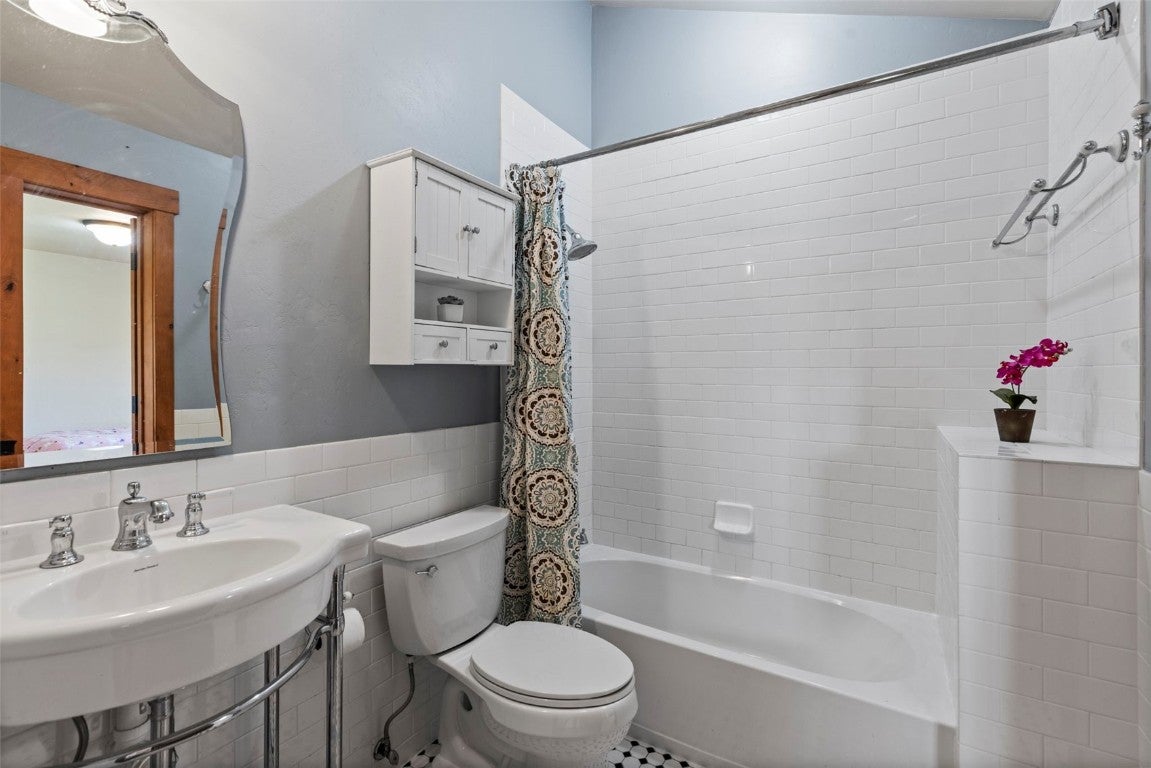 Dillon, Colorado, 80435, United States, 4 Bedrooms Bedrooms, ,5 BathroomsBathrooms,Residential,Active,1825073