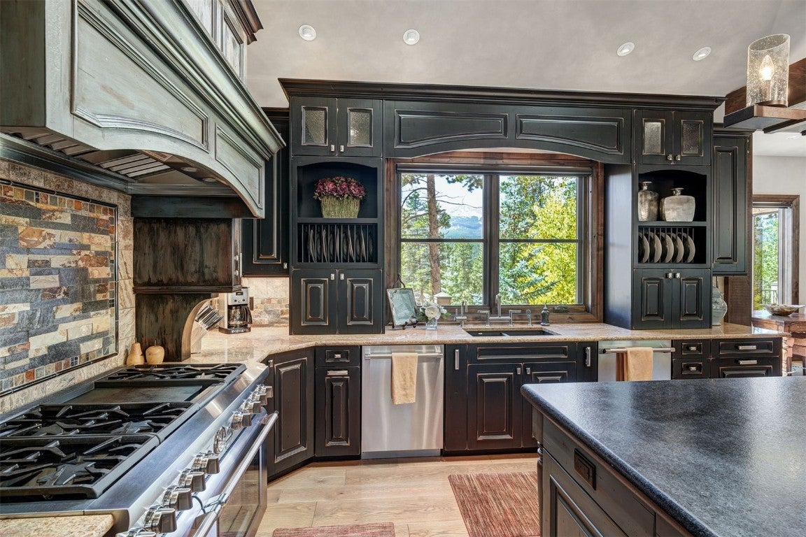 Breckenridge, Colorado, 80424, United States, 5 Bedrooms Bedrooms, ,7 BathroomsBathrooms,Residential,Active,1954012