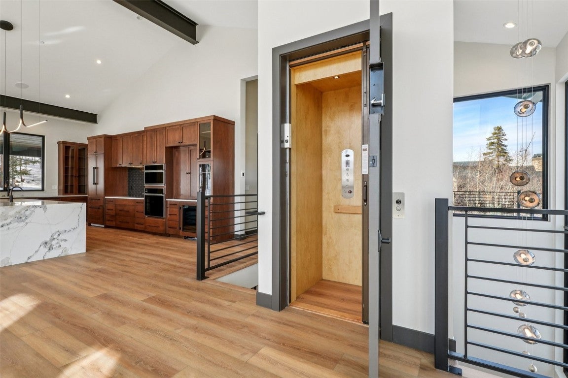 Silverthorne, Colorado, 80498, United States, 5 Bedrooms Bedrooms, ,6 BathroomsBathrooms,Residential,Active,2012660