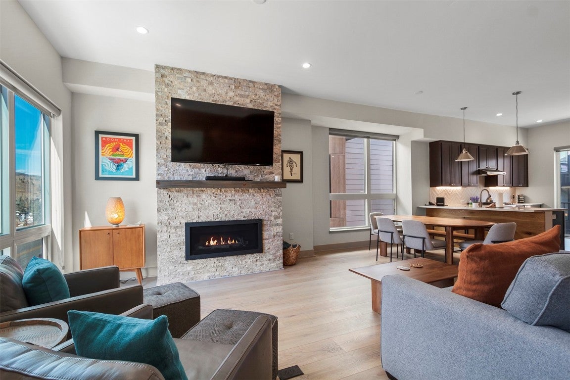 Silverthorne, Colorado, 80498, United States, 3 Bedrooms Bedrooms, ,4 BathroomsBathrooms,Residential,Active,1920266