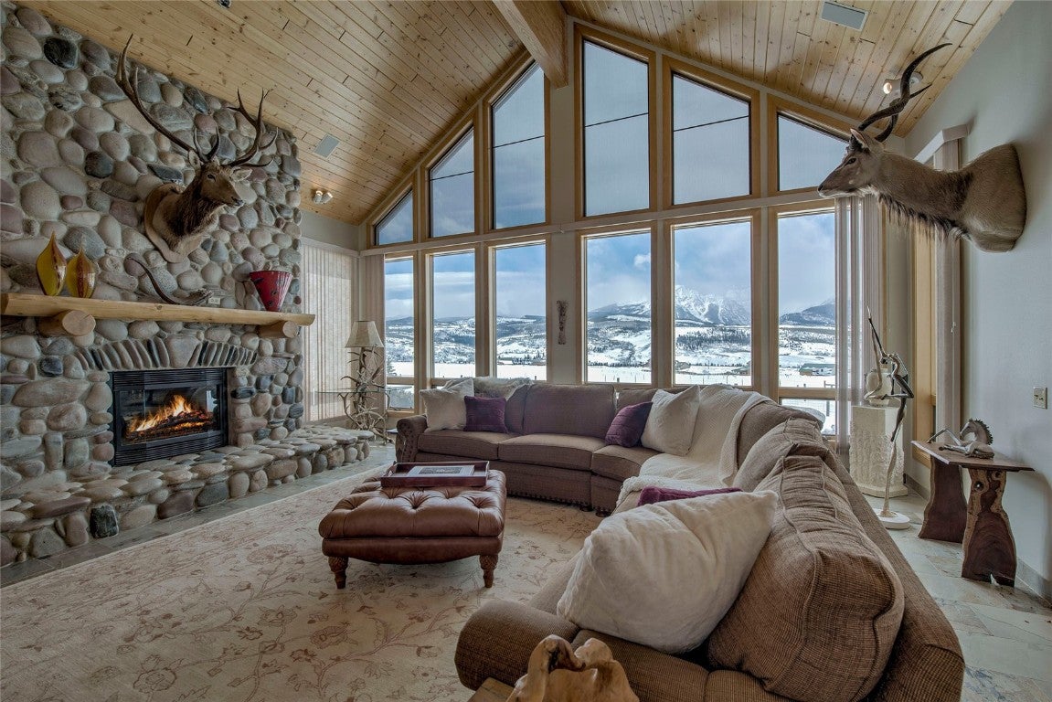 Silverthorne, Colorado, 80498, United States, 4 Bedrooms Bedrooms, ,3 BathroomsBathrooms,Residential,Active,1734933