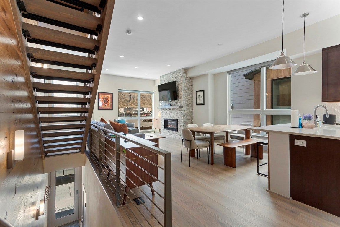 Silverthorne, Colorado, 80498, United States, 3 Bedrooms Bedrooms, ,4 BathroomsBathrooms,Residential,Active,1920266