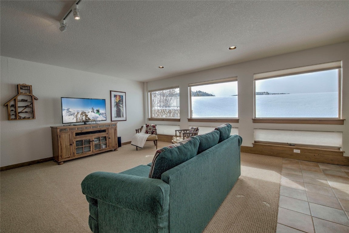 Silverthorne, Colorado, 80498, United States, 4 Bedrooms Bedrooms, ,4 BathroomsBathrooms,Residential,Active,1726921