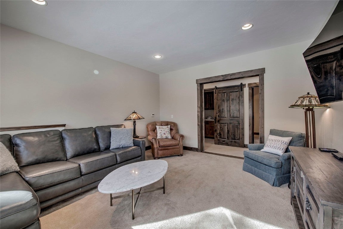 Silverthorne, Colorado, 80498, United States, 3 Bedrooms Bedrooms, ,4 BathroomsBathrooms,Residential,Active,2012473