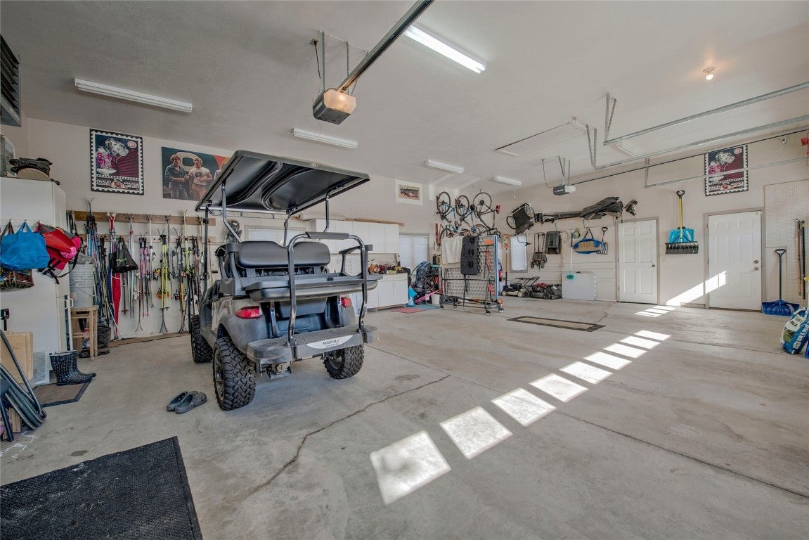 Silverthorne, Colorado, 80498, United States, 4 Bedrooms Bedrooms, ,3 BathroomsBathrooms,Residential,Active,1734933