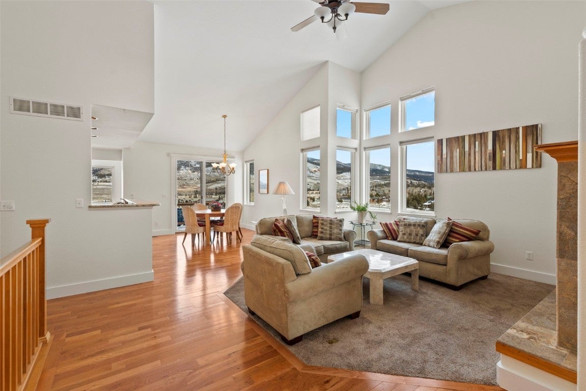 Dillon, Colorado, 80435, United States, 4 Bedrooms Bedrooms, ,4 BathroomsBathrooms,Residential,Active,2007282