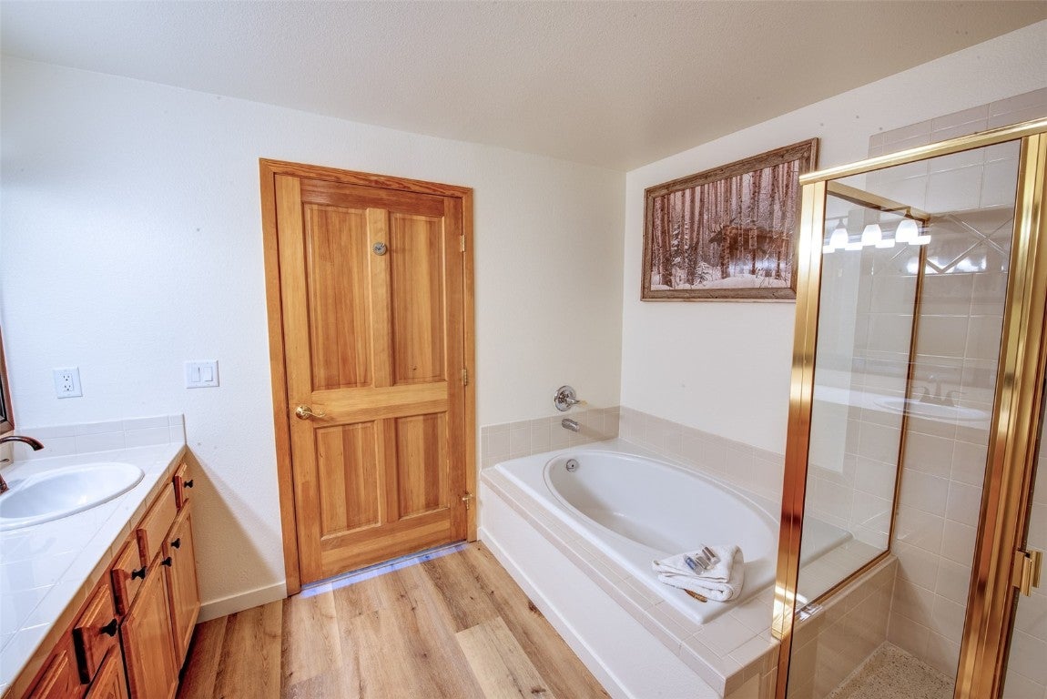 Keystone, Colorado, 80435, United States, 4 Bedrooms Bedrooms, ,4 BathroomsBathrooms,Residential,Active,1884906