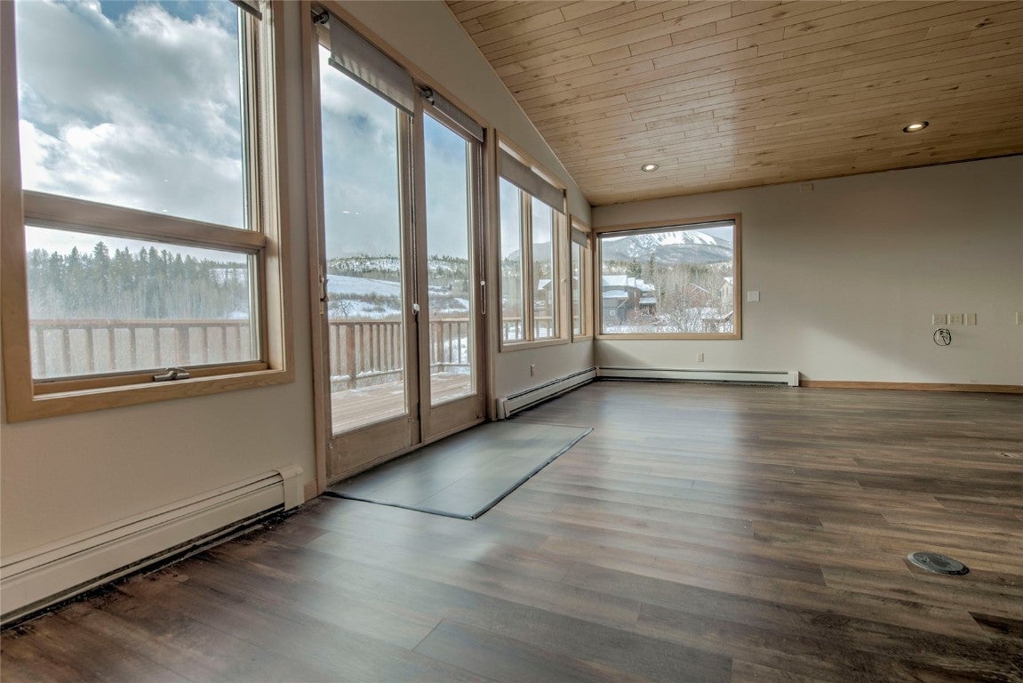 Silverthorne, Colorado, 80498, United States, 5 Bedrooms Bedrooms, ,4 BathroomsBathrooms,Residential,Active,2002610